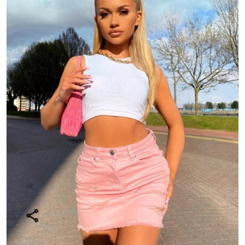 PARISIAN DISTRESSED FRAYED HEM DENIM MINI SKIRT